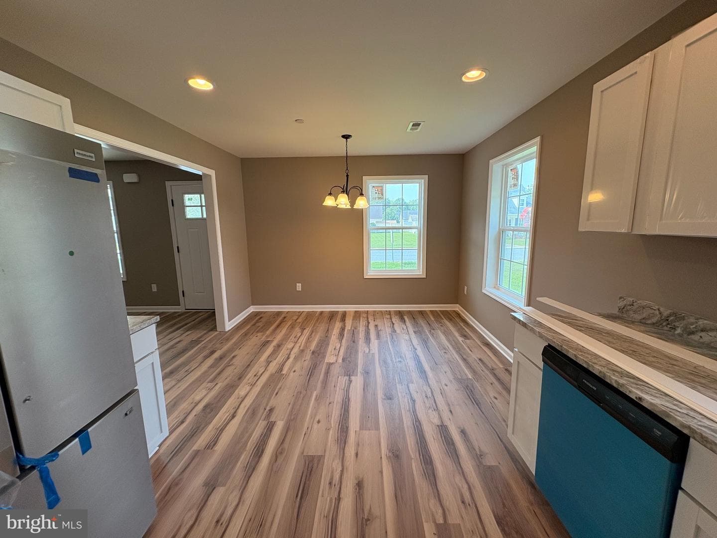 6 Heron Way photo 9