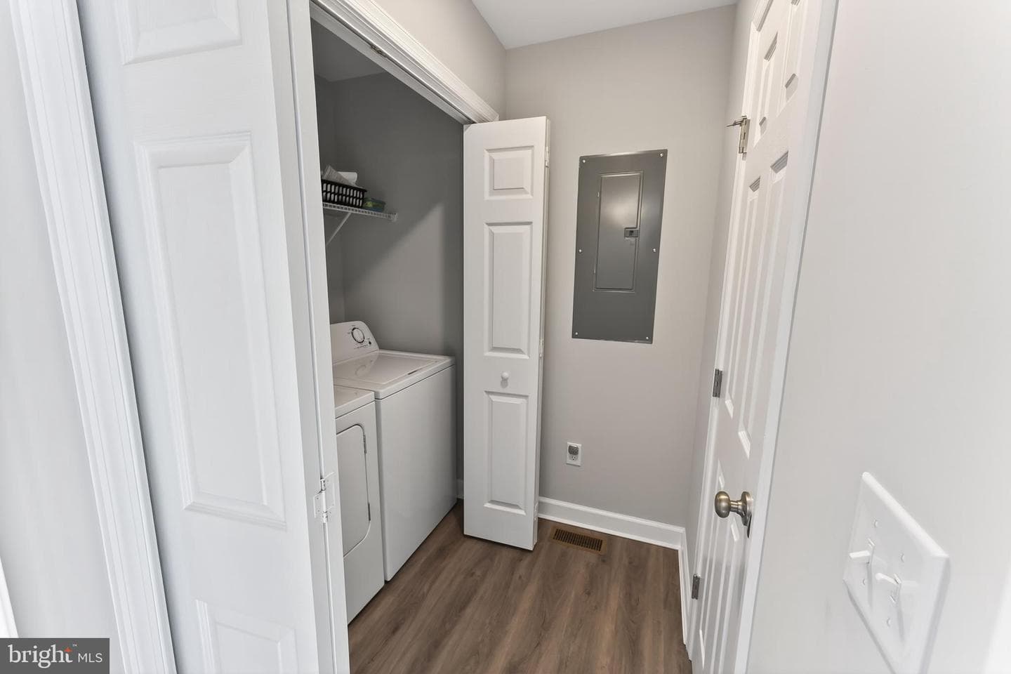 11679 Beckford Avenue photo 13