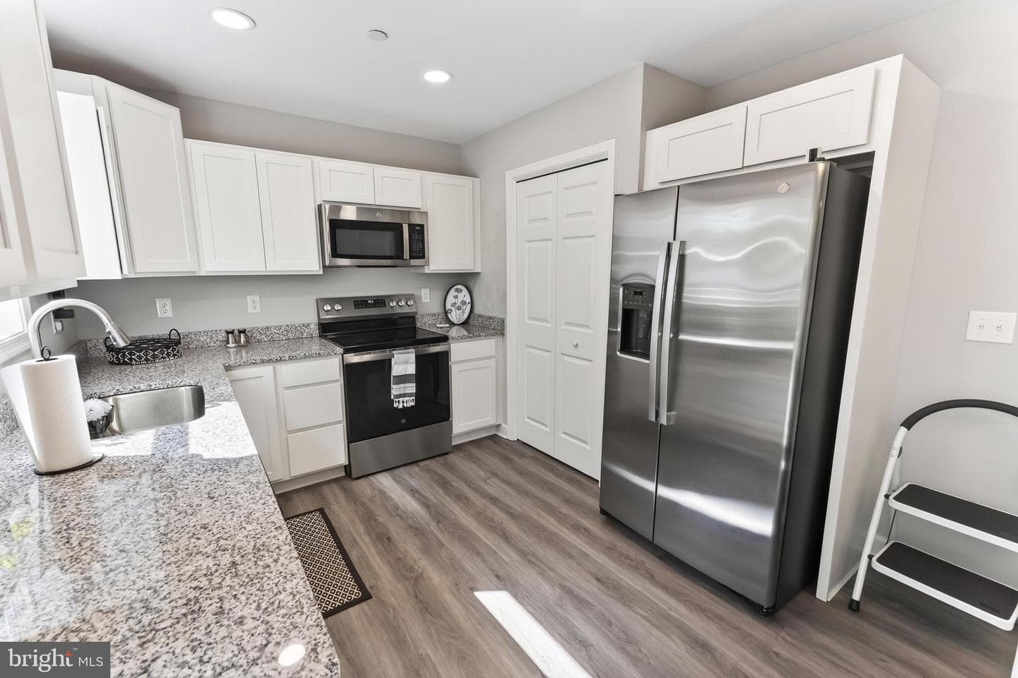 11679 Beckford Avenue photo 17