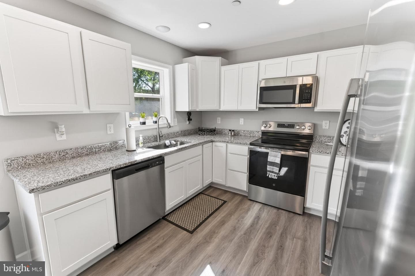 11679 Beckford Avenue photo 18