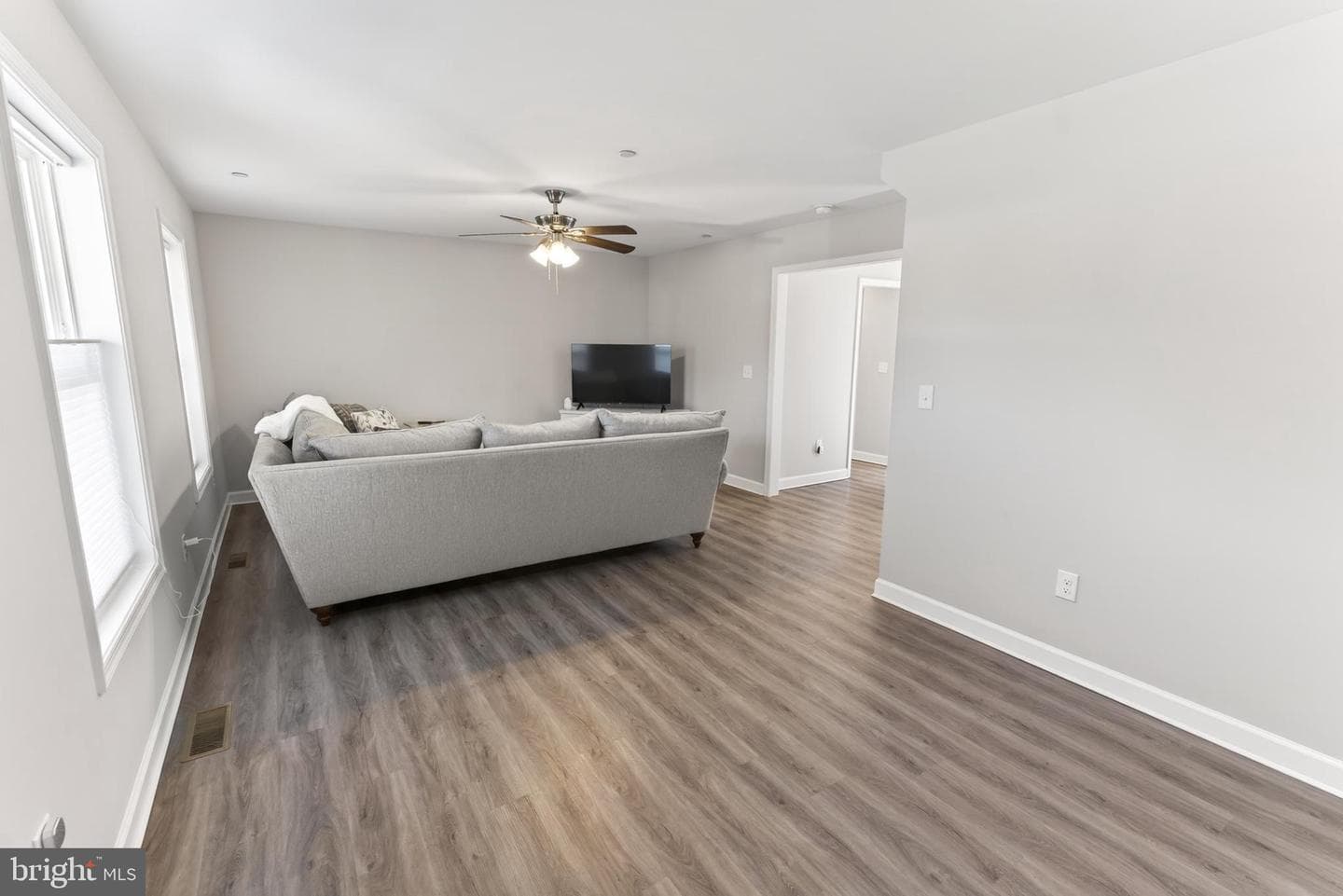 11679 Beckford Avenue photo 7