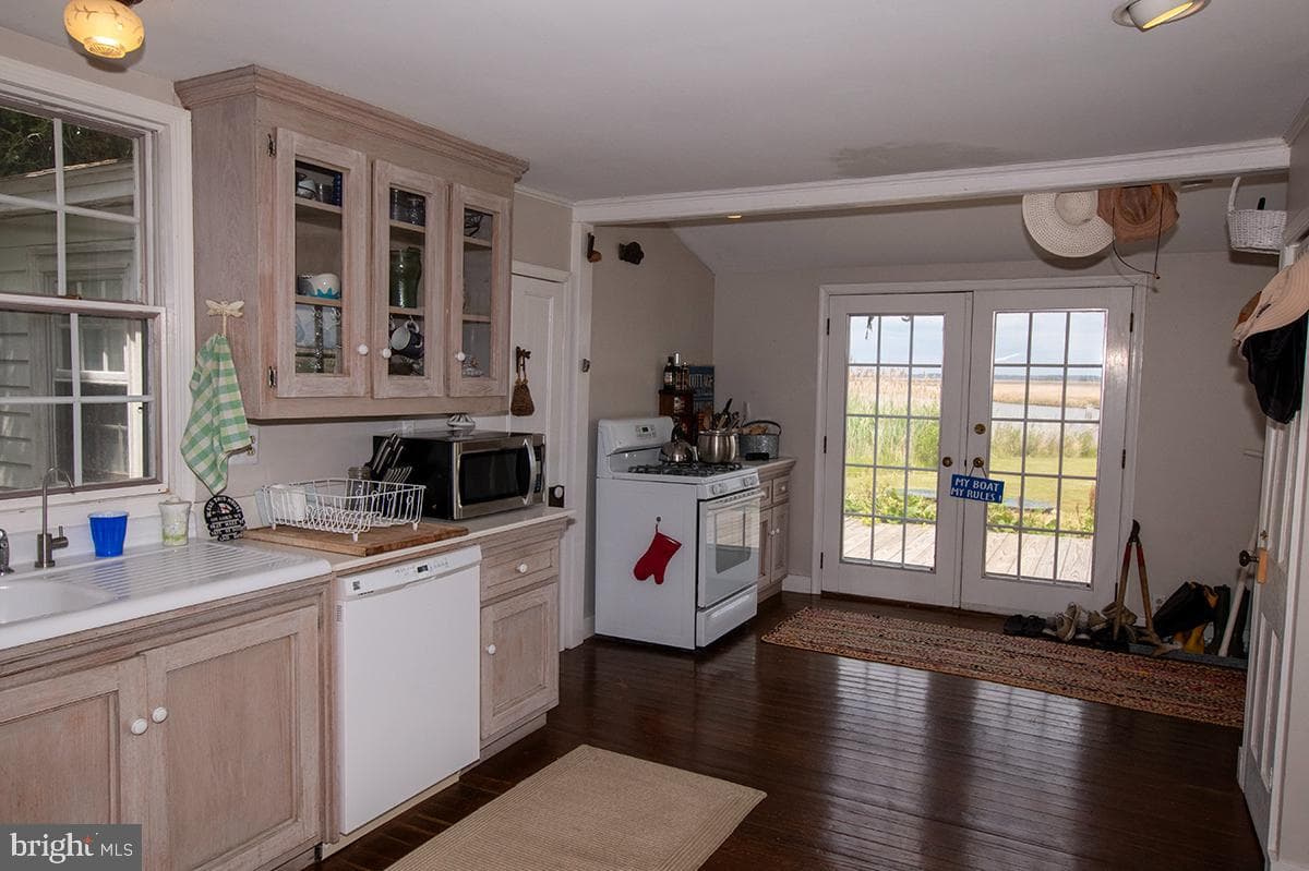 25678 Frenchtown Rd photo 10