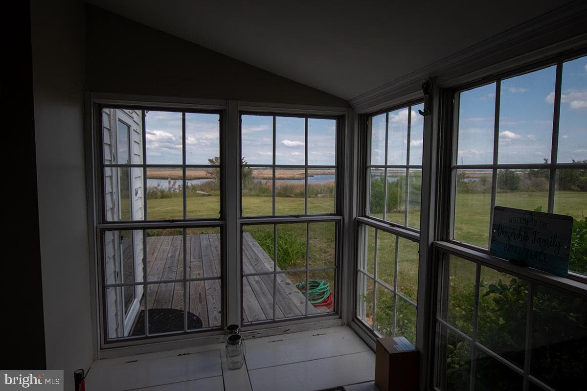 25678 Frenchtown Rd photo 16