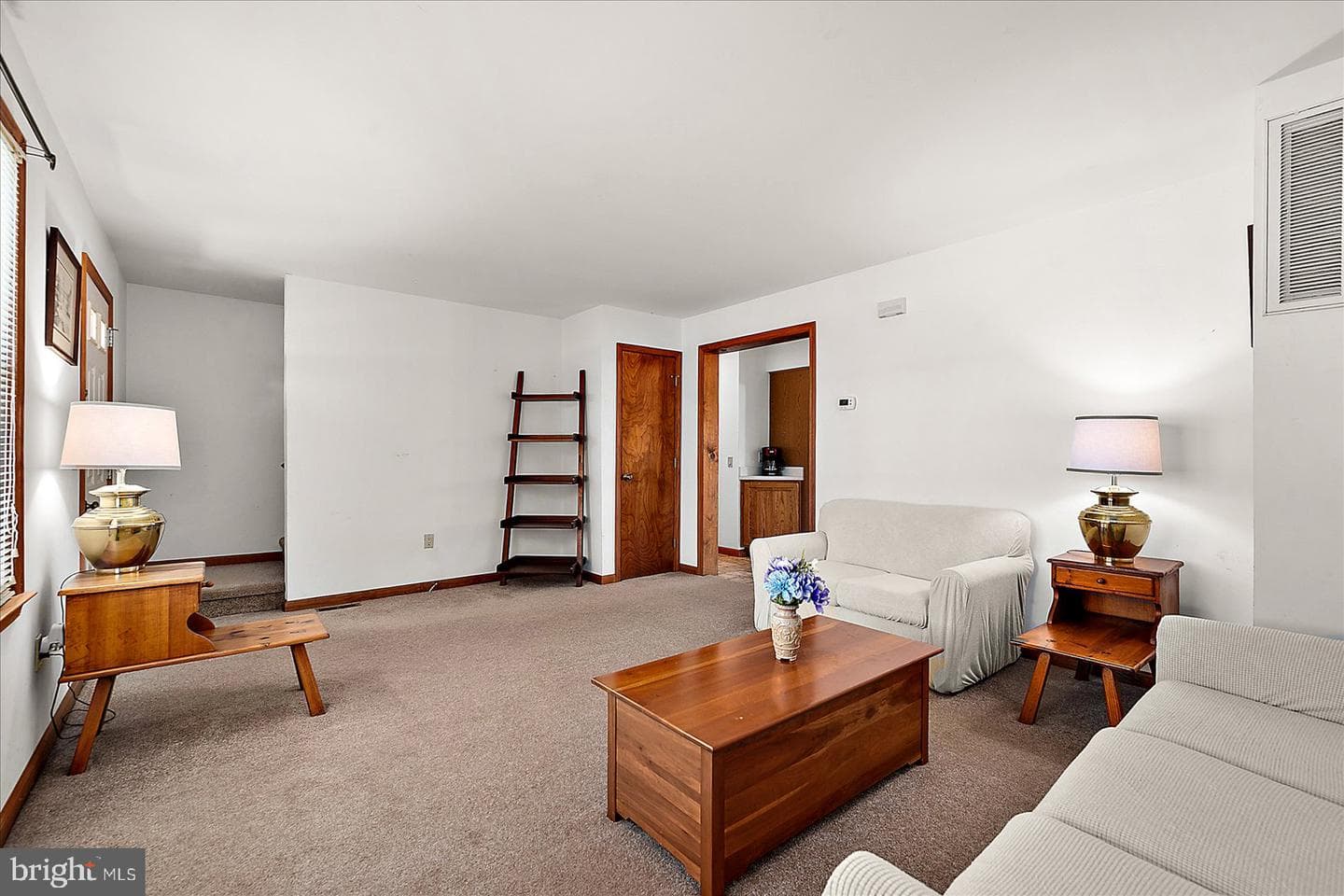560 Wellington Road photo 10