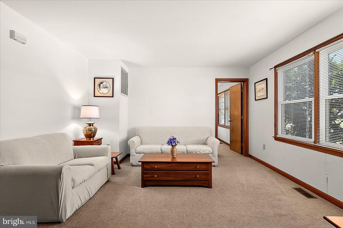 560 Wellington Road photo 12