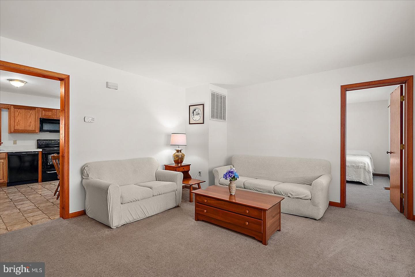 560 Wellington Road photo 13