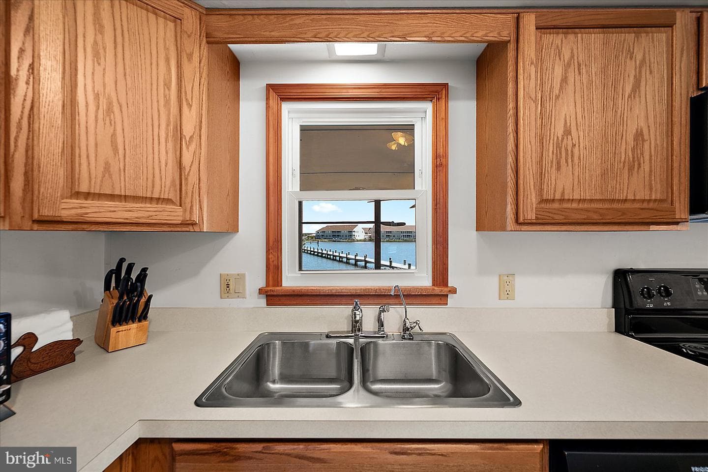 560 Wellington Road photo 15