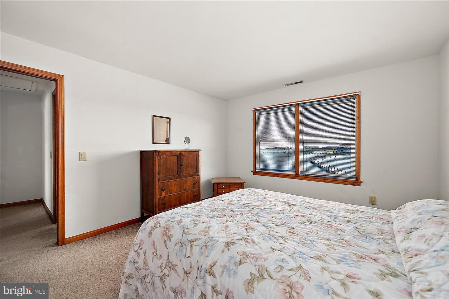 560 Wellington Road photo 21
