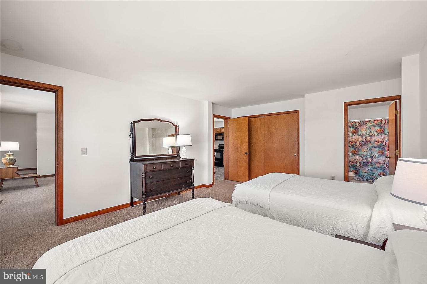 560 Wellington Road photo 25