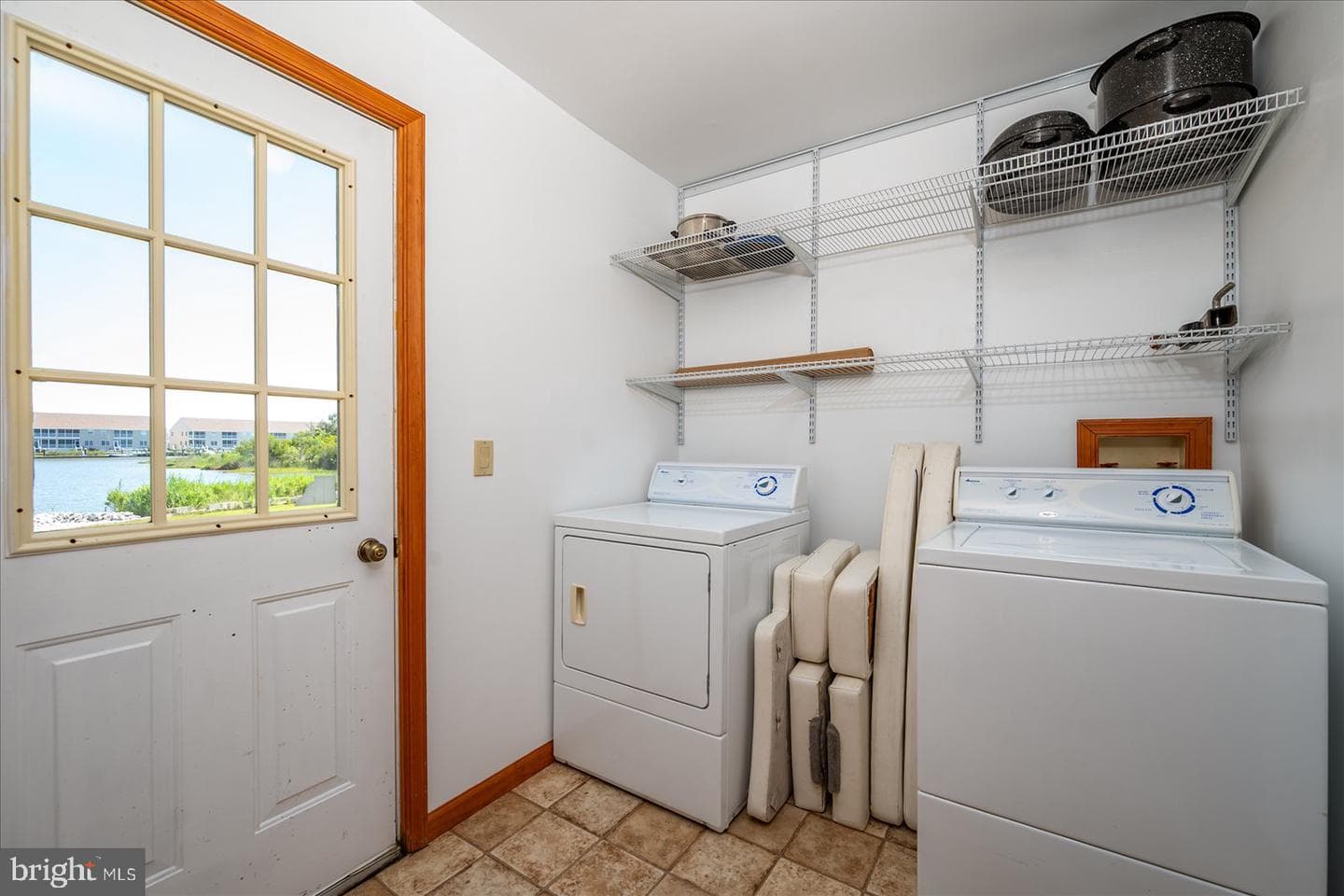 560 Wellington Road photo 33