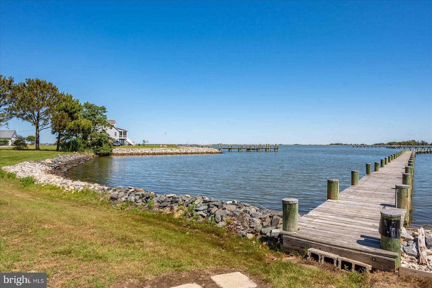 560 Wellington Road photo 36