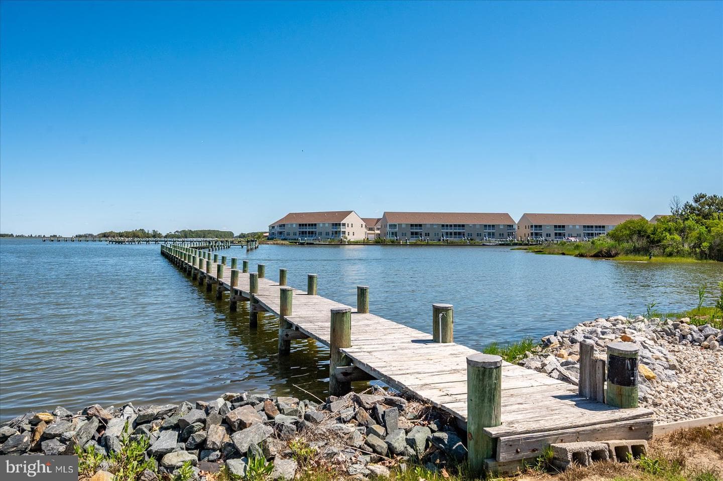 560 Wellington Road photo 37