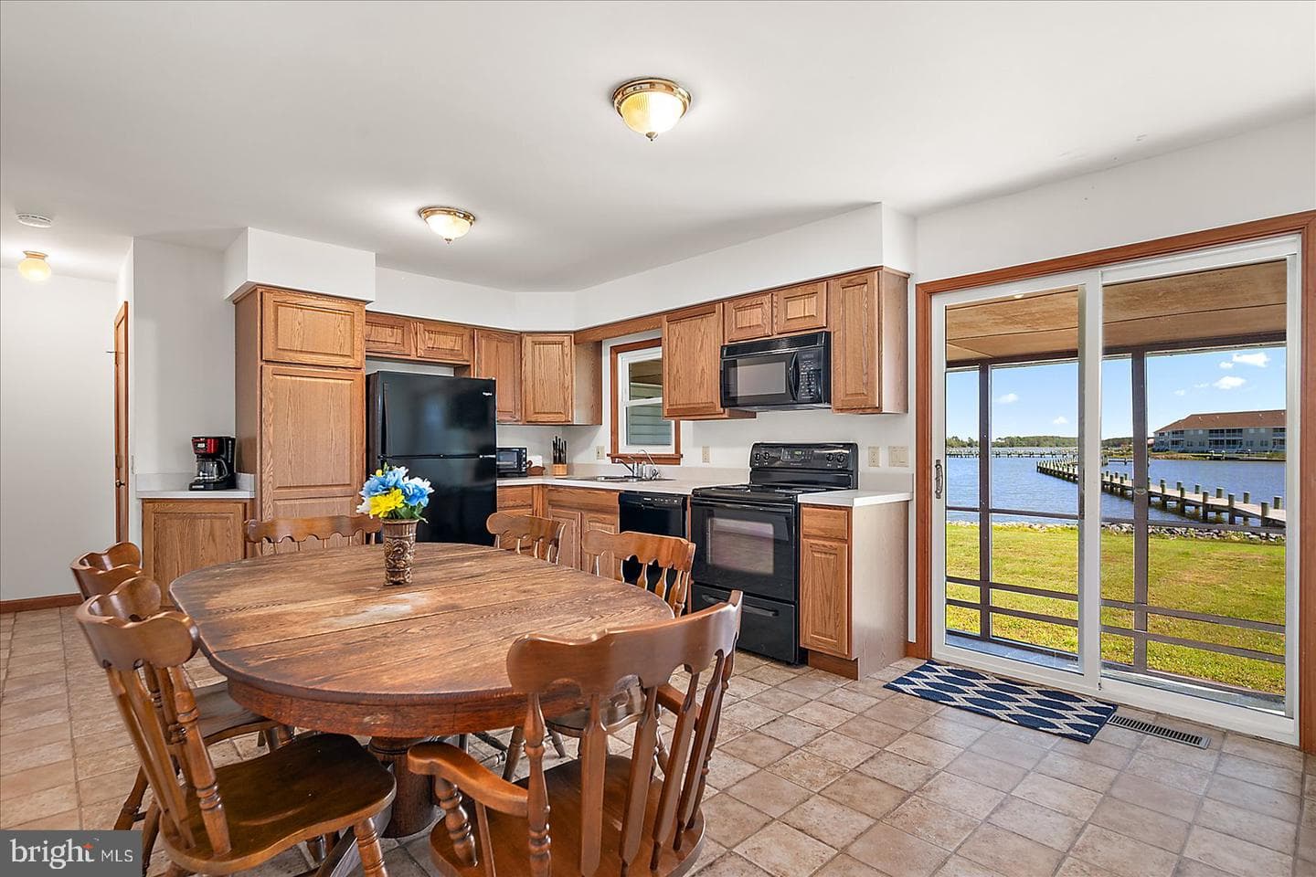 560 Wellington Road photo 6