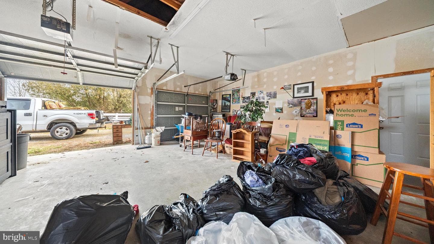 34157 Somerset Rd photo 25