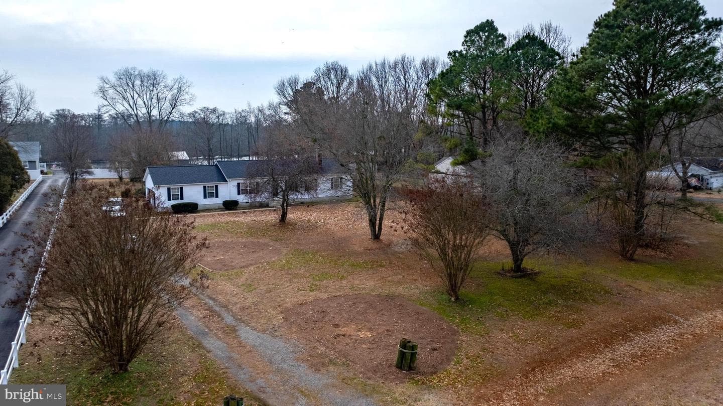 34157 Somerset Rd photo 26