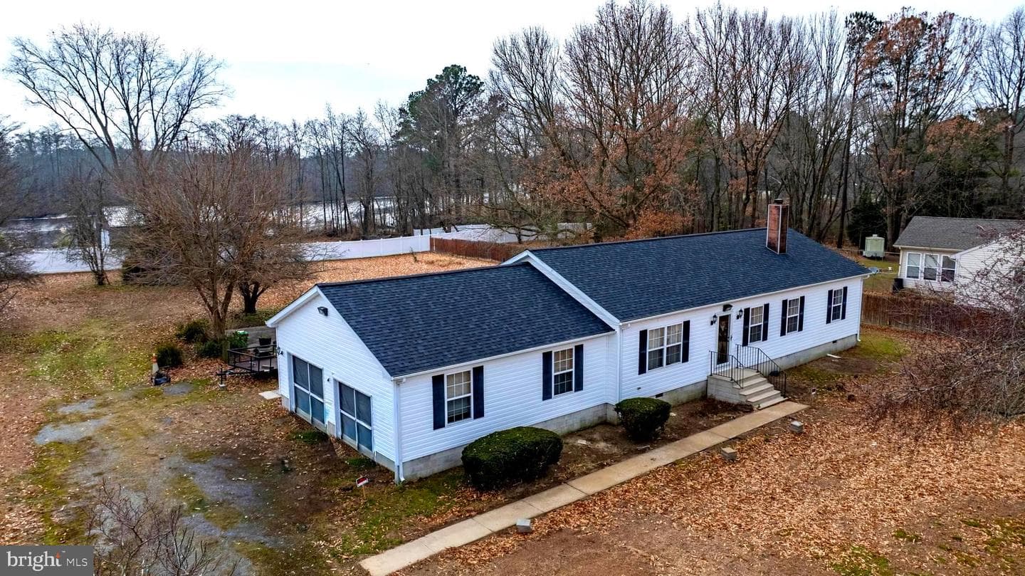 34157 Somerset Rd photo 3
