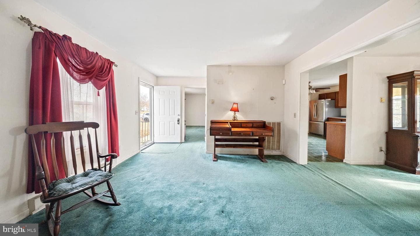 34157 Somerset Rd photo 9