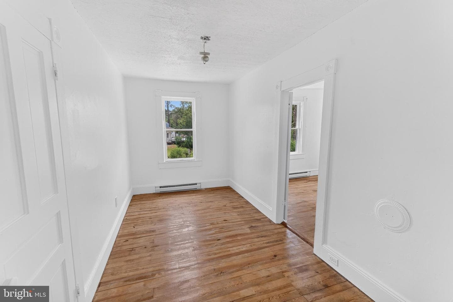 272 S Somerset Avenue photo 37