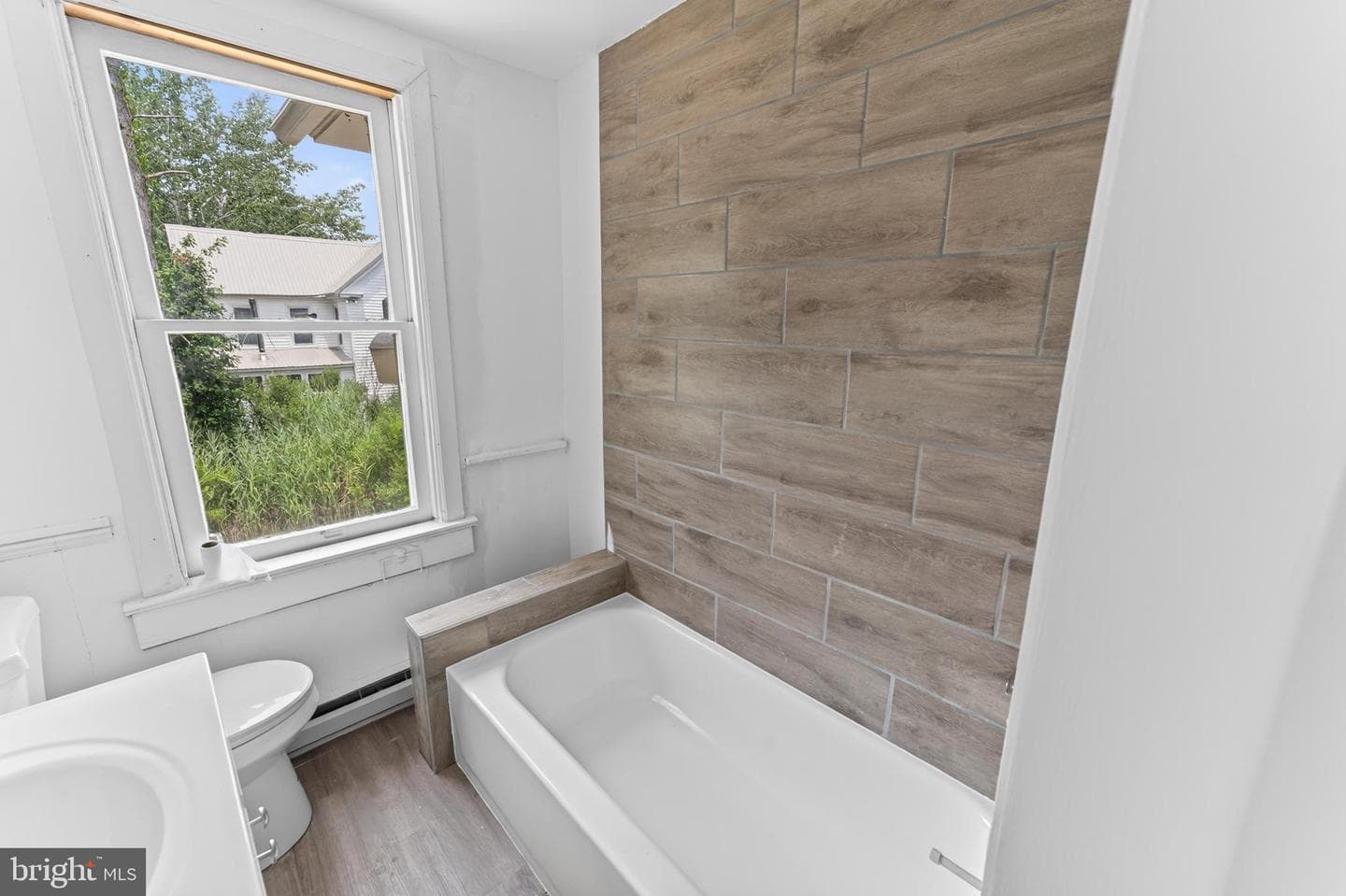 272 S Somerset Avenue photo 41