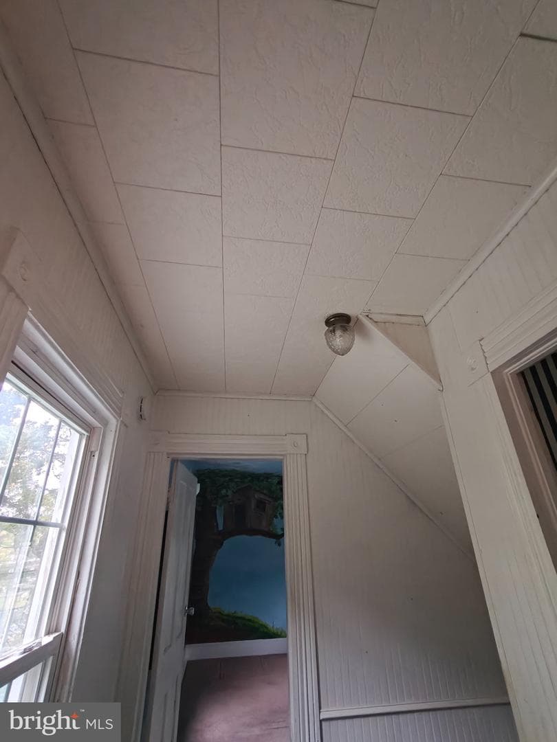 103 S Somerset Avenue photo 56
