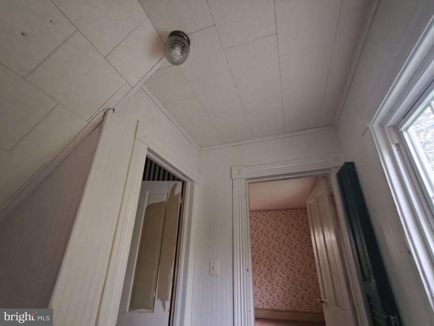 103 S Somerset Avenue photo 93