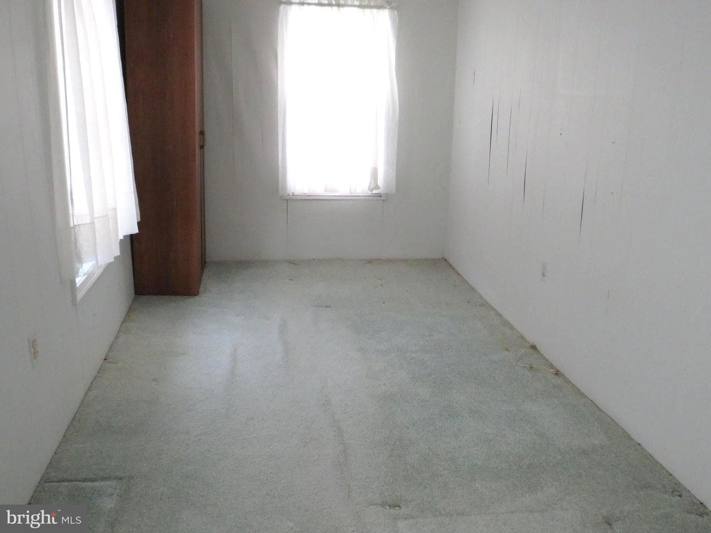 26427 Mariners Road photo 25