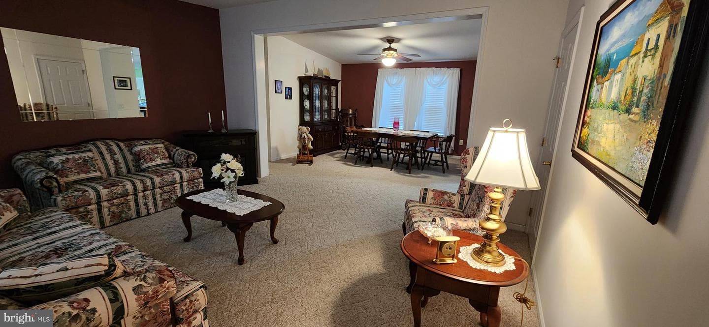 2 Kensington Dr photo 3