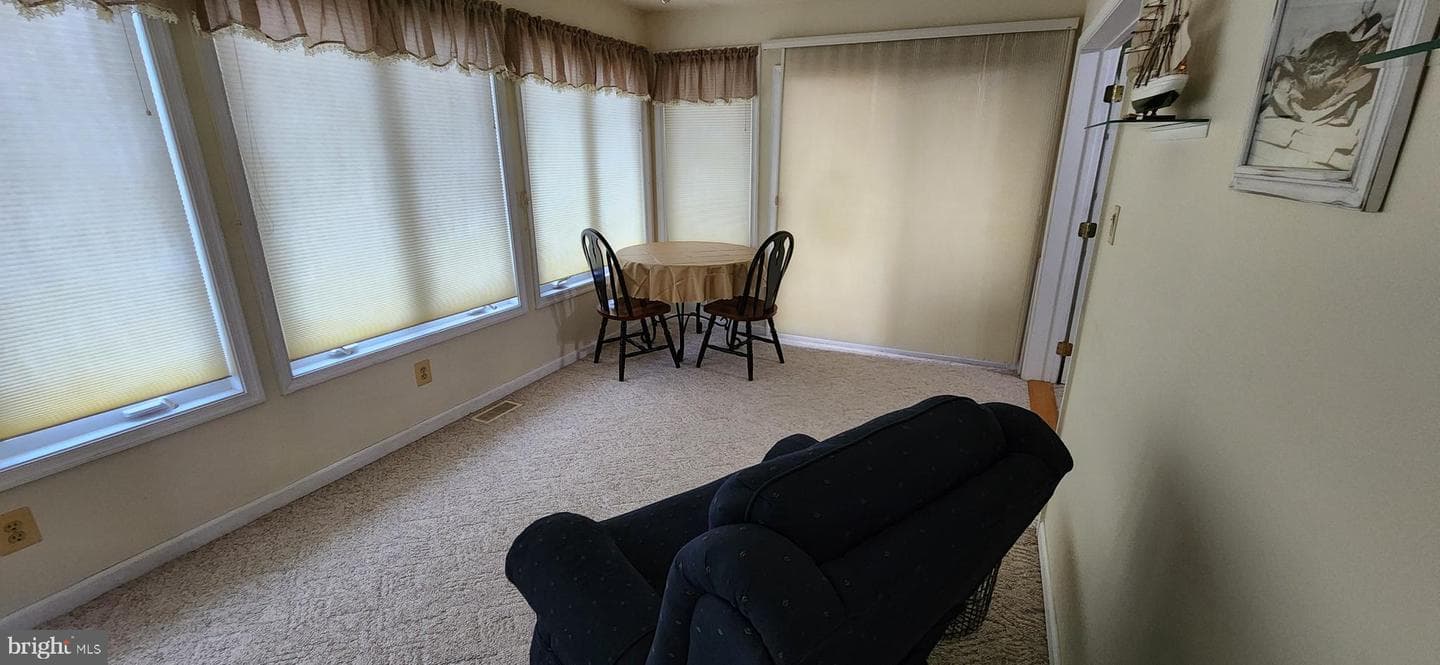 2 Kensington Dr photo 7