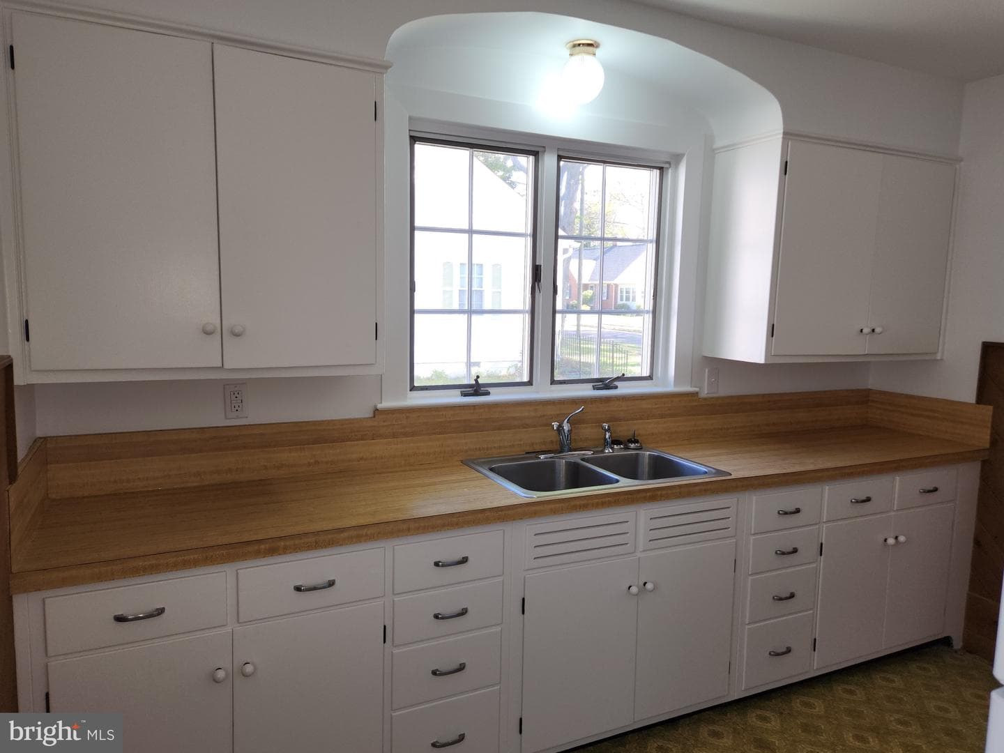 225 Wye Avenue photo 9