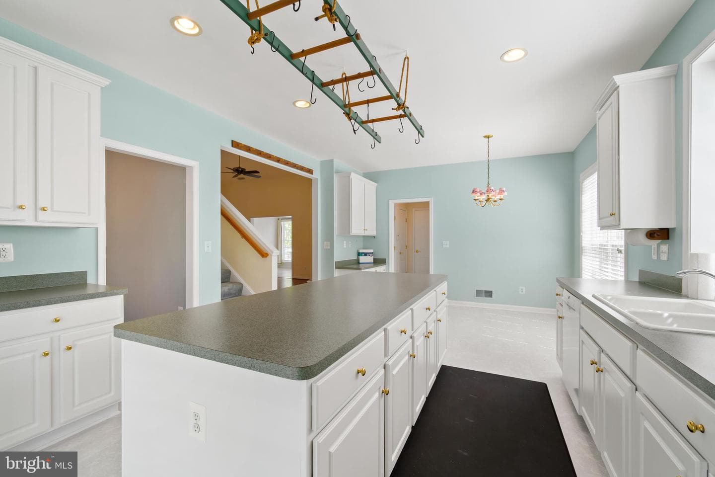 29728 Sullivan Drive photo 32