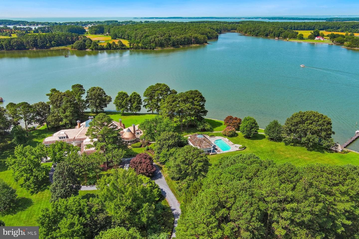 7090 Cooper Point Road, Bozman
