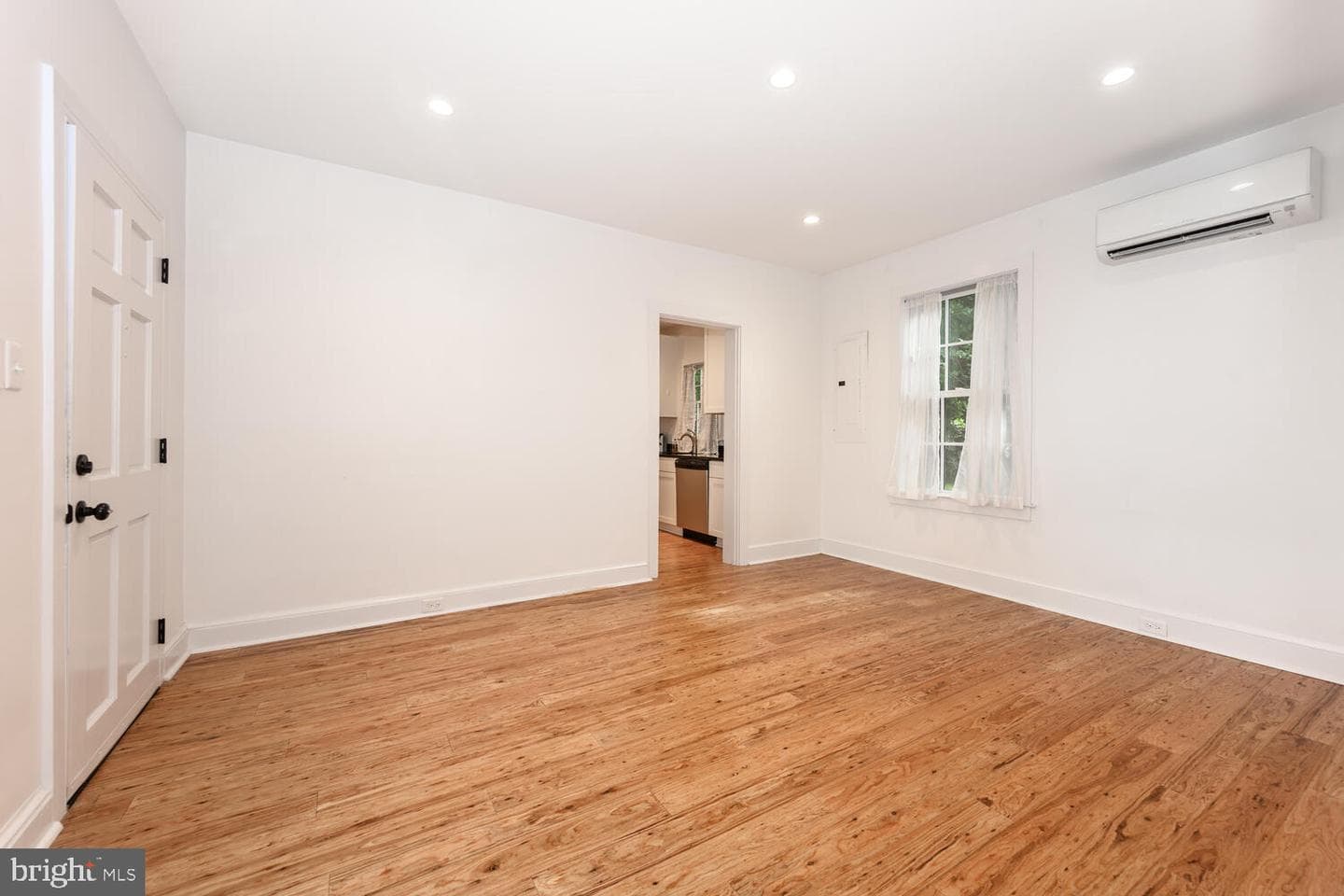 115 South Street photo 12
