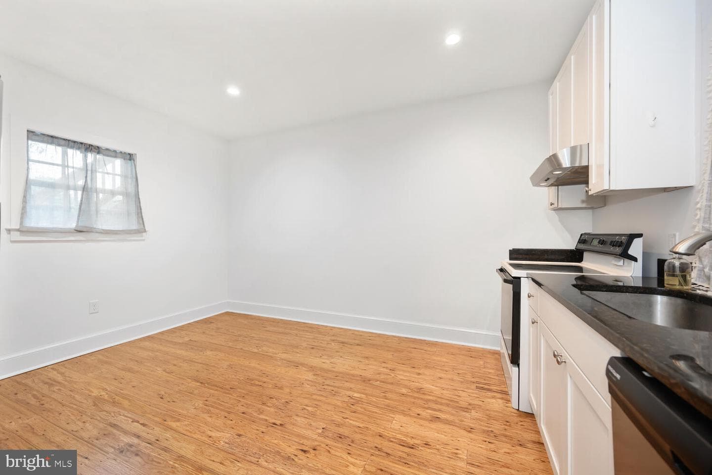 115 South Street photo 13