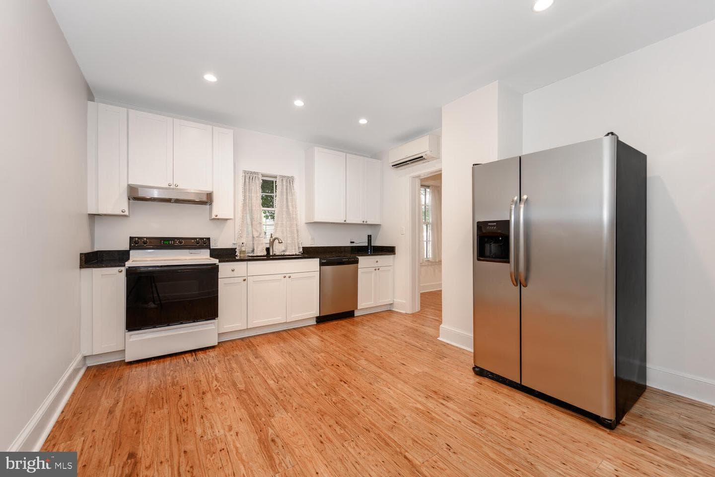 115 South Street photo 15