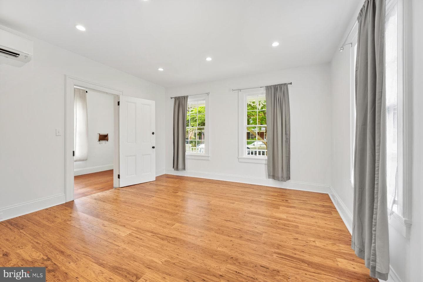 115 South Street photo 23