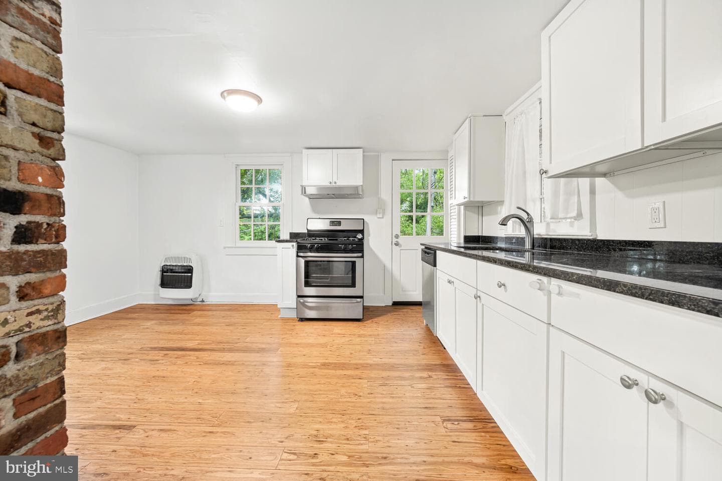 115 South Street photo 42
