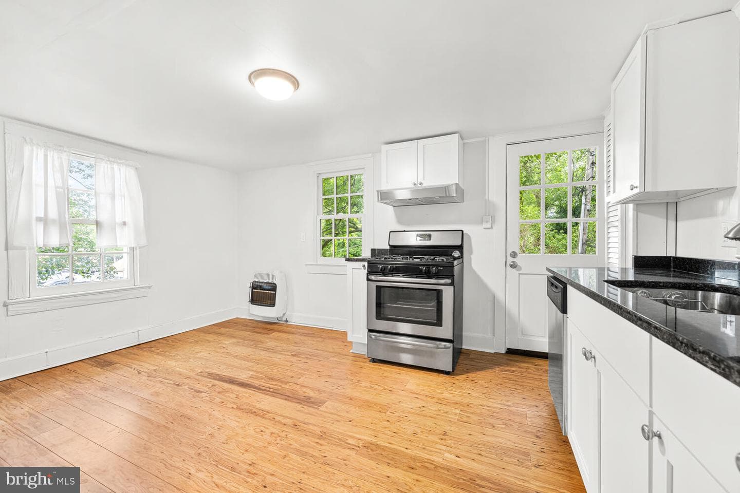 115 South Street photo 43
