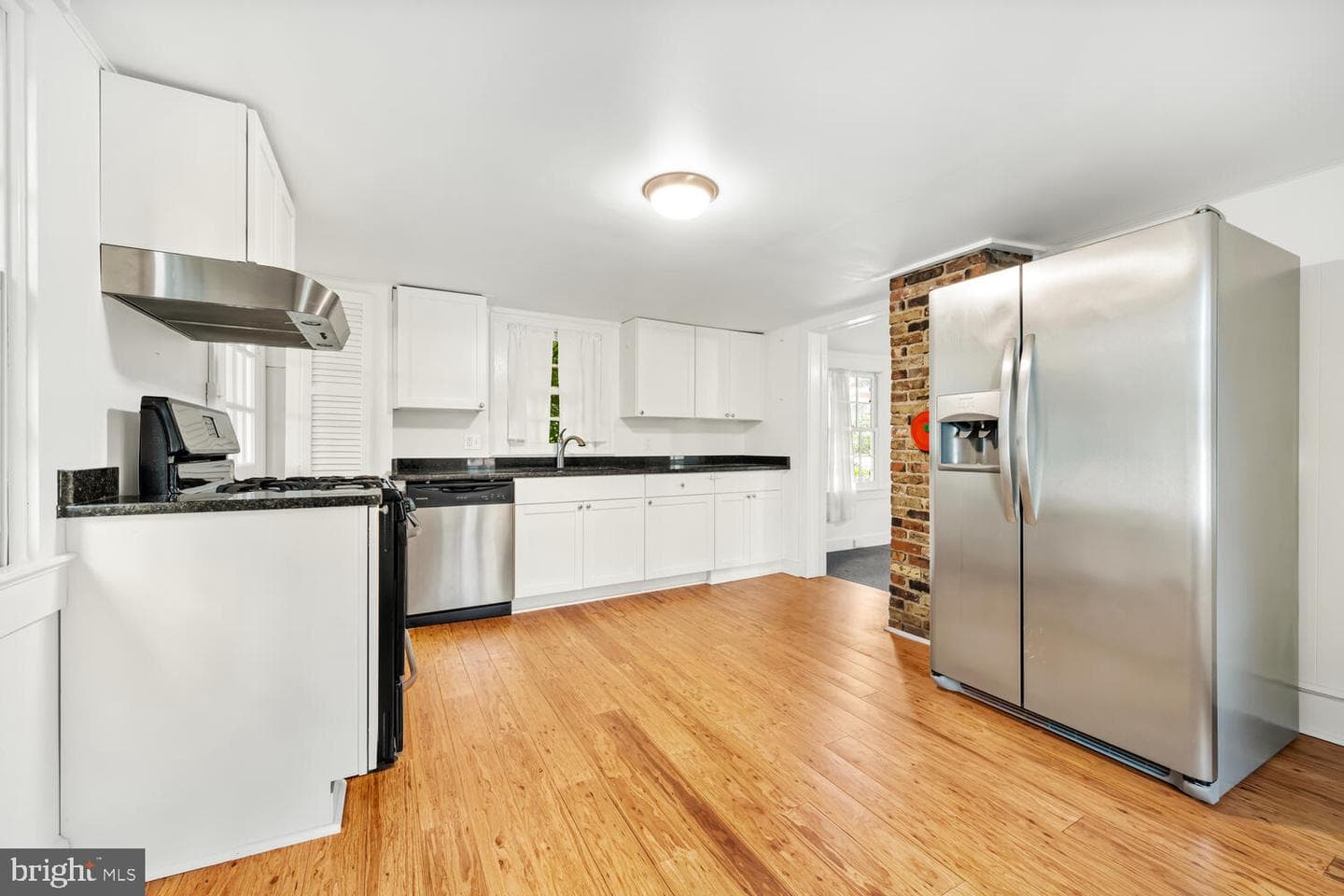 115 South Street photo 44