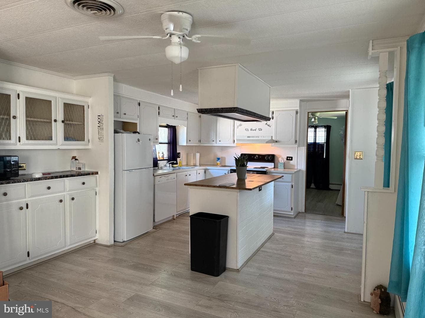 112 Park Lane photo 4
