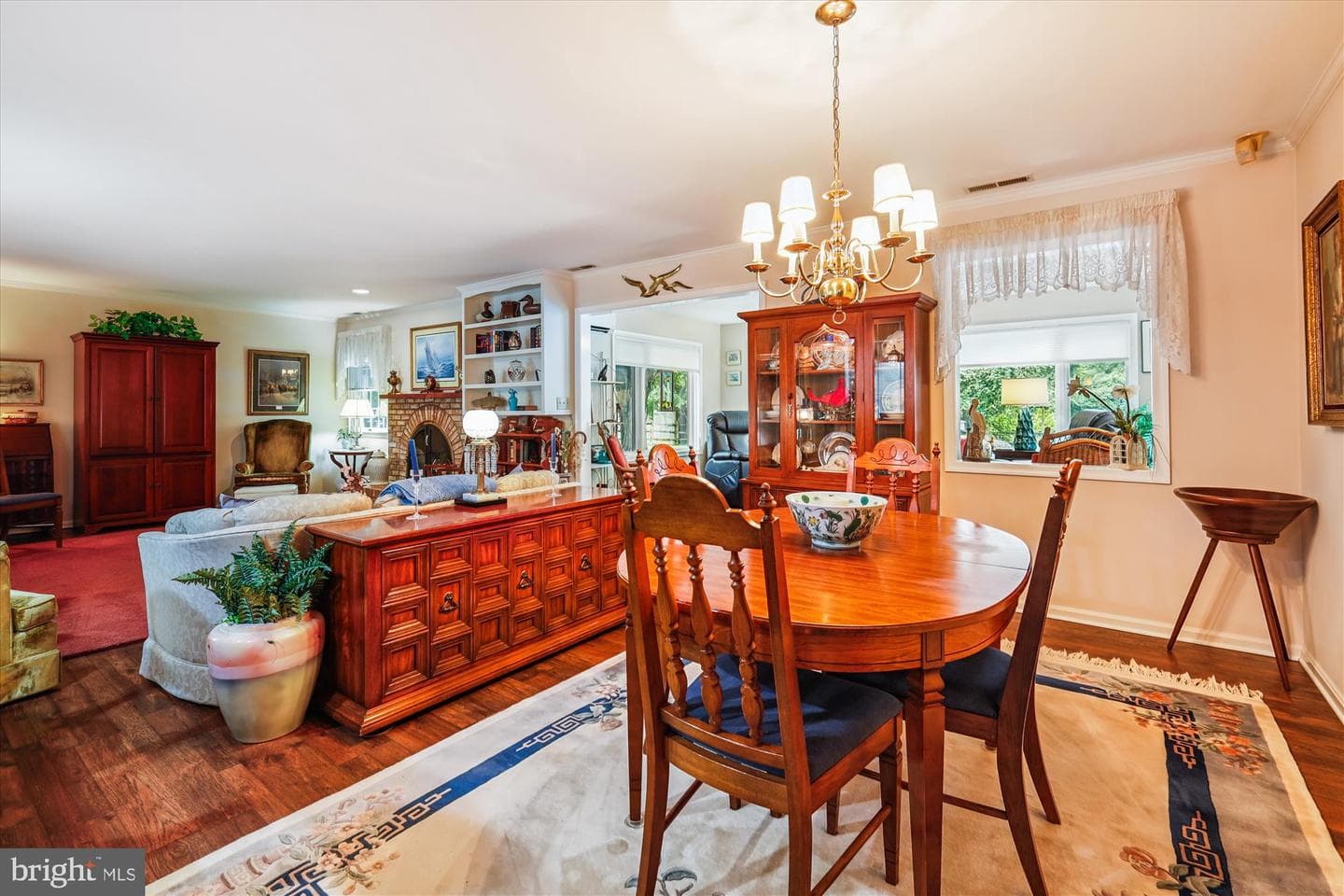 110 W Oak Avenue photo 12