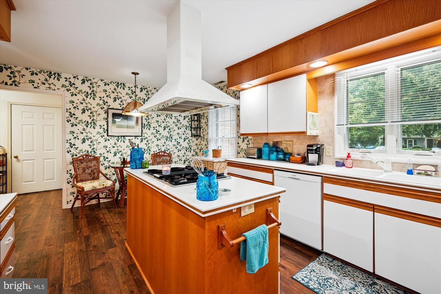 110 W Oak Avenue photo 14