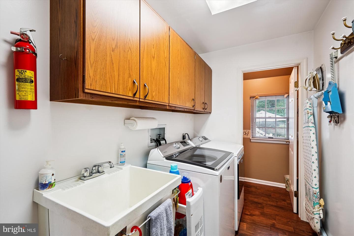 110 W Oak Avenue photo 35