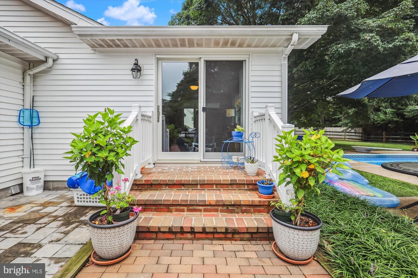 110 W Oak Avenue photo 36