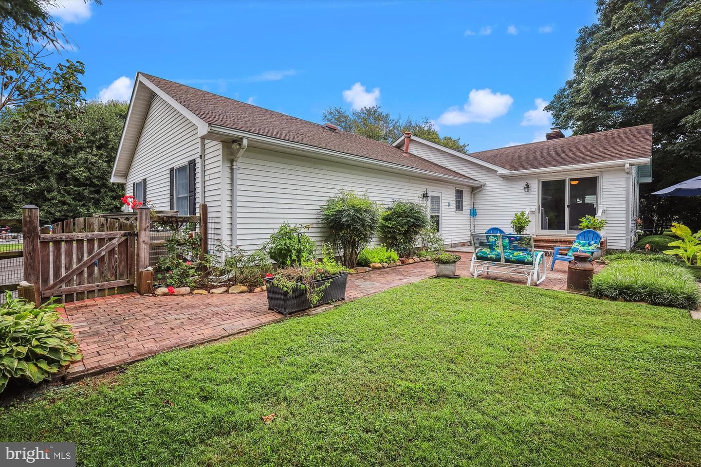110 W Oak Avenue photo 37