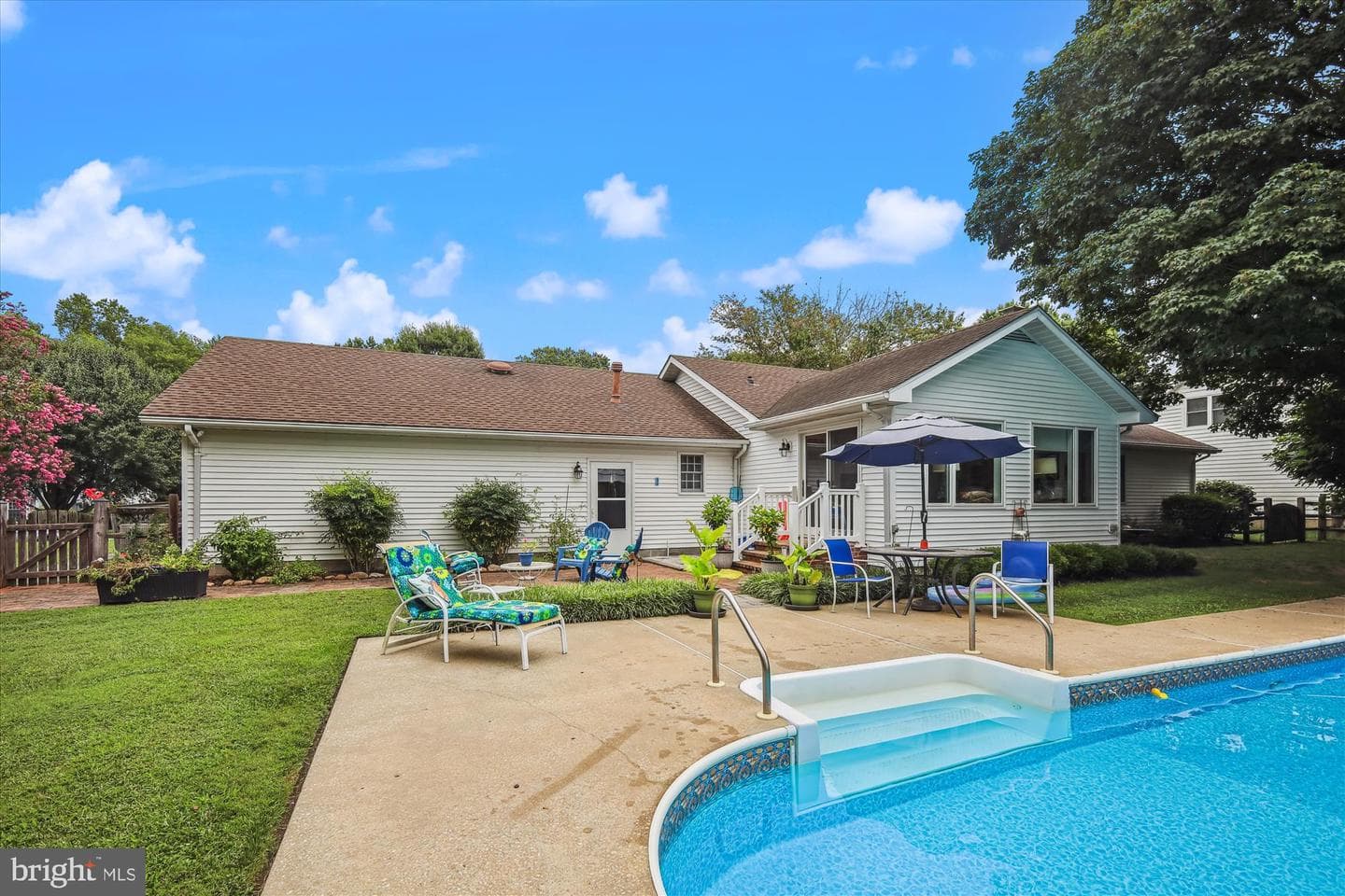 110 W Oak Avenue photo 38