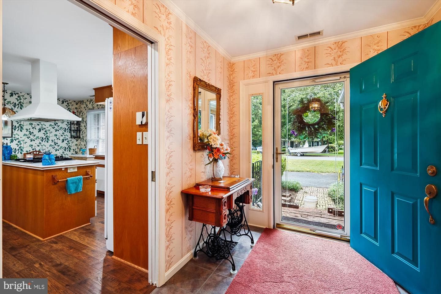 110 W Oak Avenue photo 4