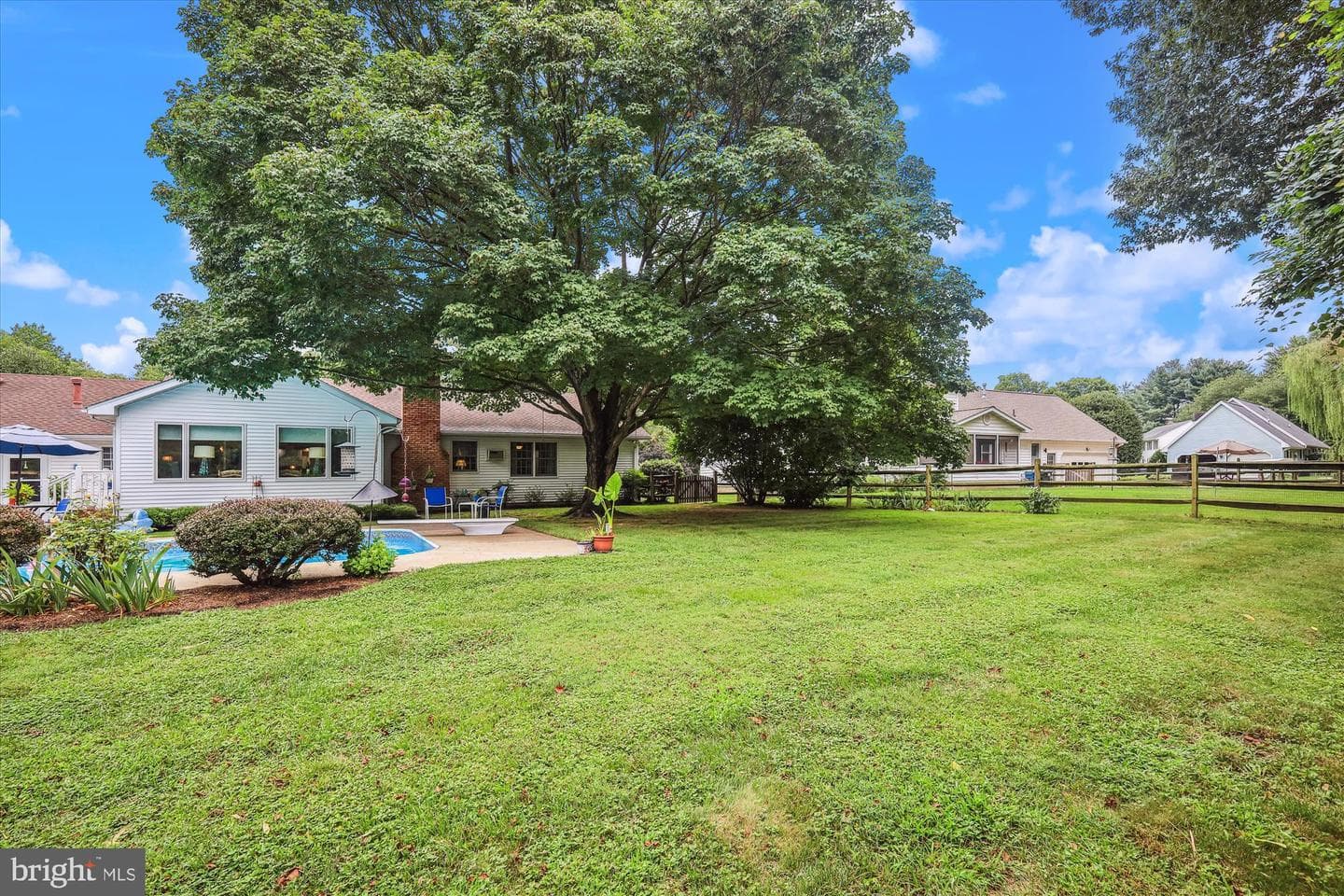 110 W Oak Avenue photo 46
