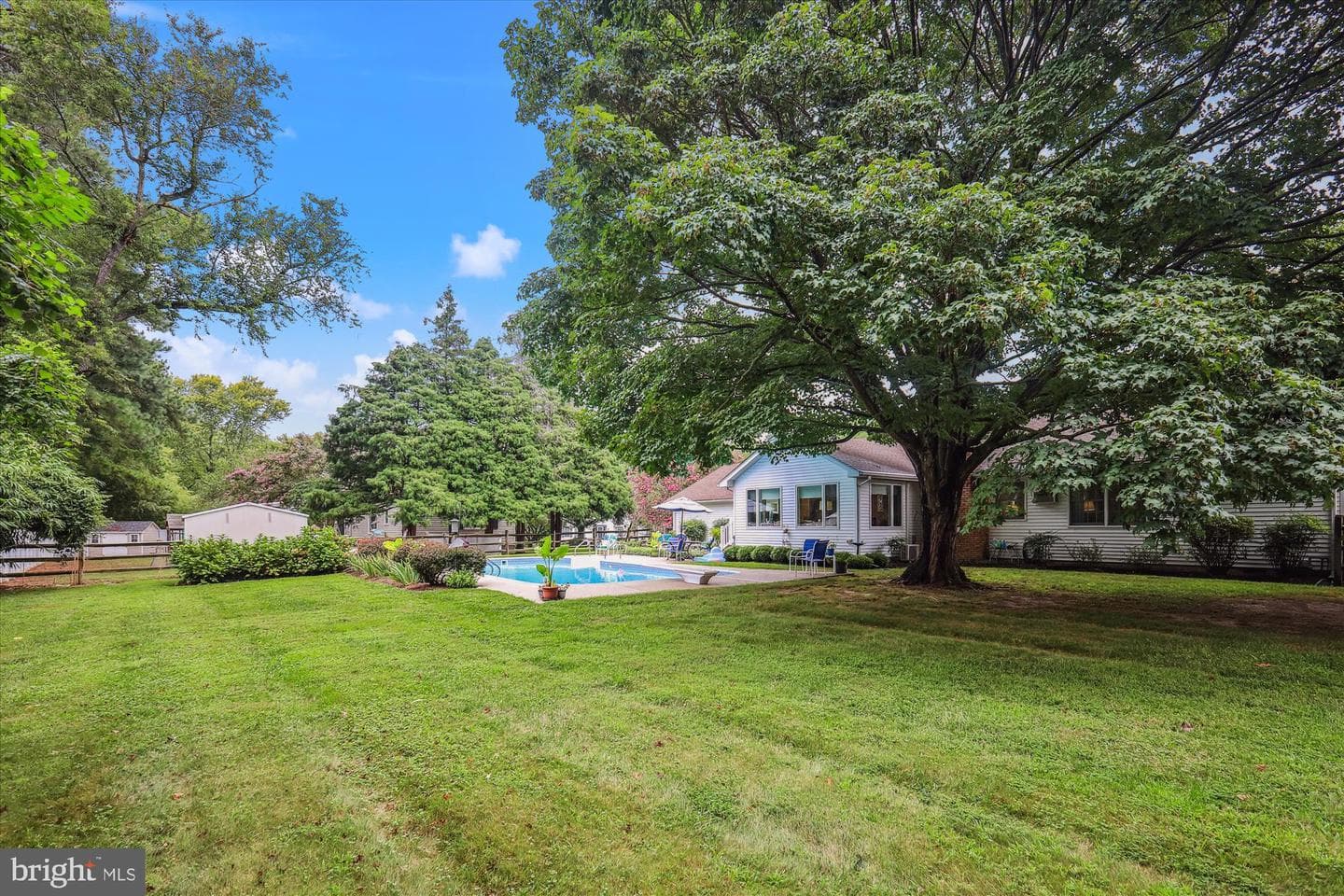110 W Oak Avenue photo 47
