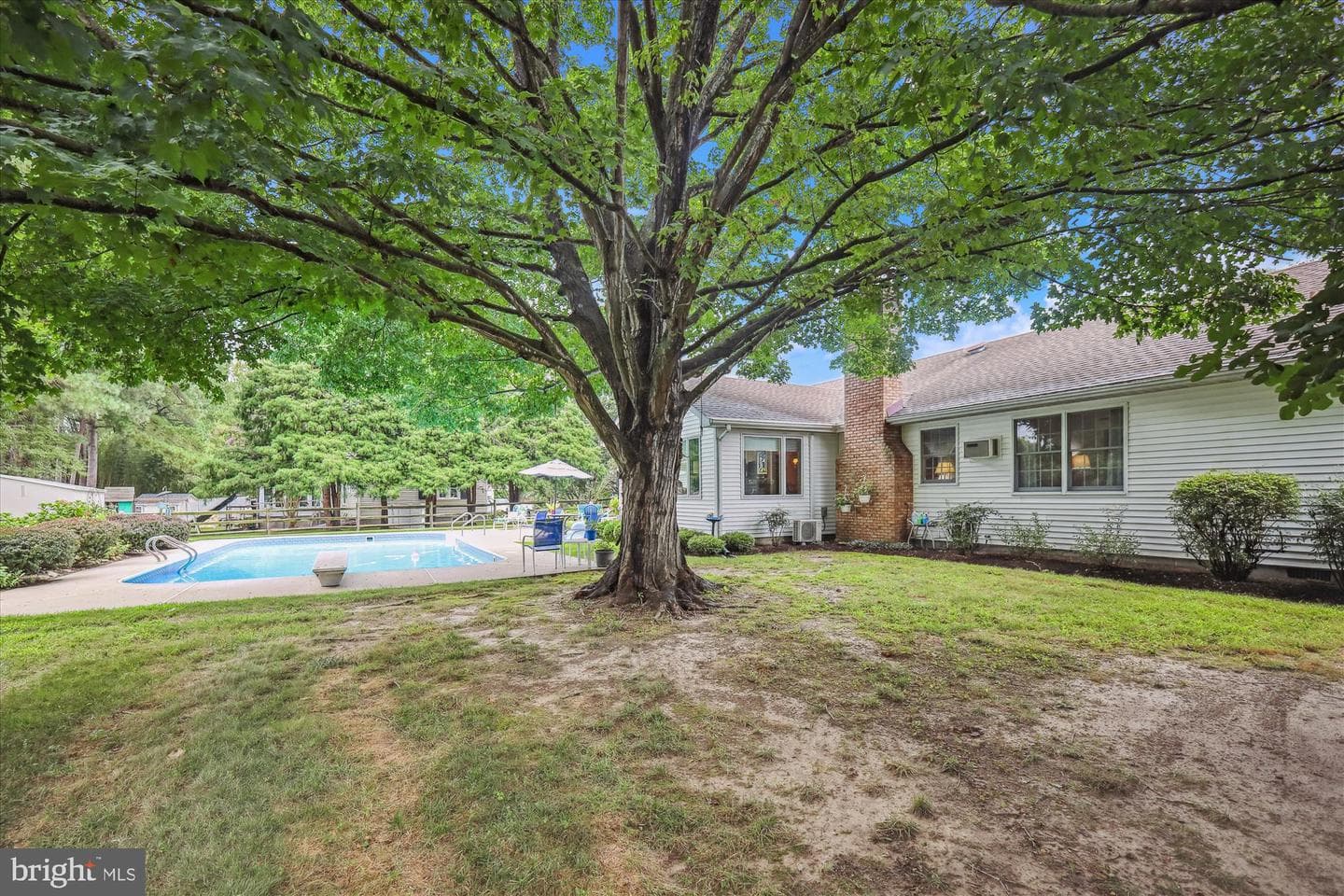 110 W Oak Avenue photo 48