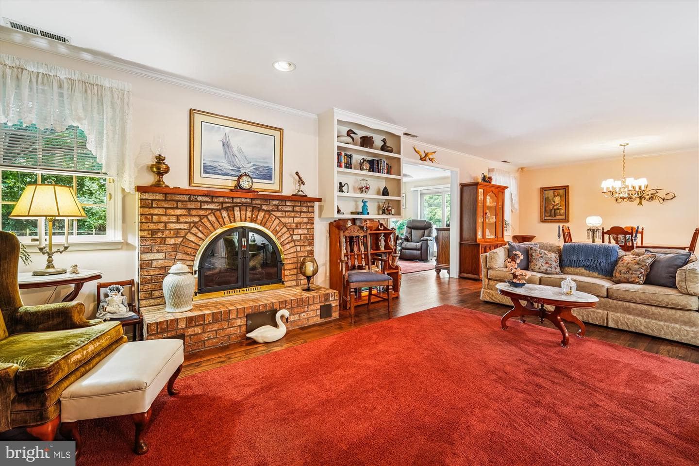 110 W Oak Avenue photo 6